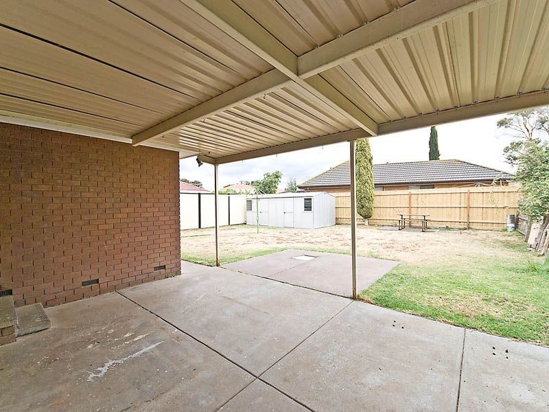 21 Aycliffe Drive, Deer Park VIC 3023