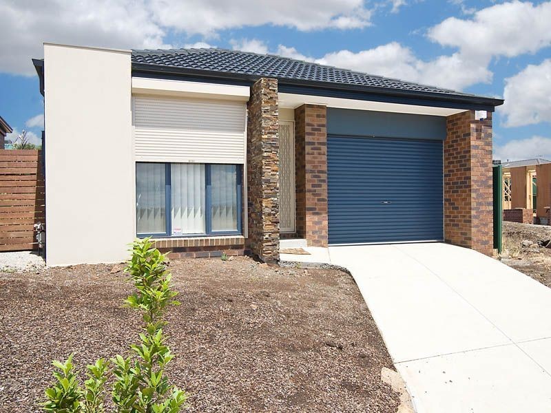 4 Sullivan Terrace, Burnside VIC 3023