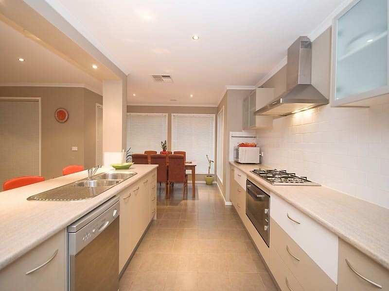 13 Puckle Street, Taylors Hill VIC 3037