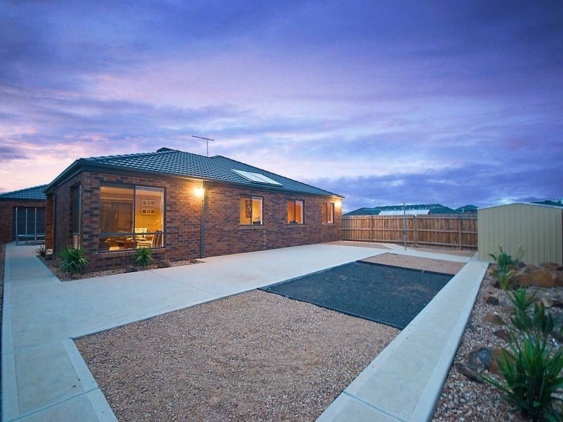 13 Puckle Street, Taylors Hill VIC 3037