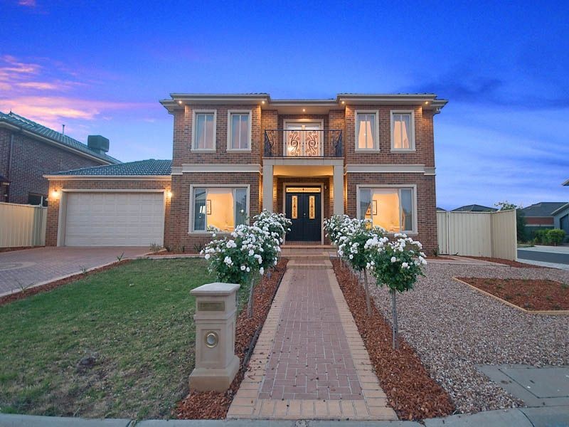13 King Circuit, Caroline Springs VIC 3023