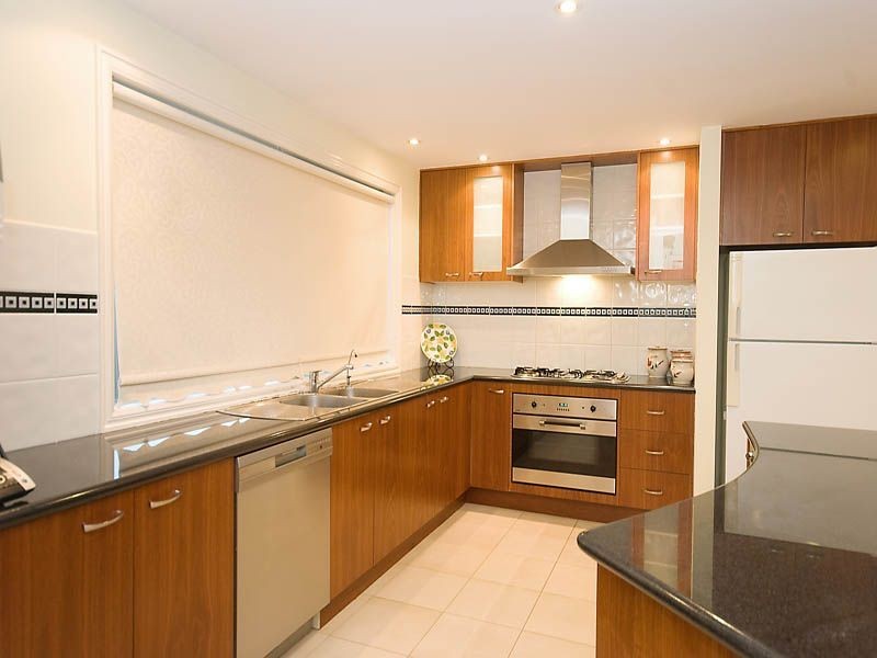 13 King Circuit, Caroline Springs VIC 3023