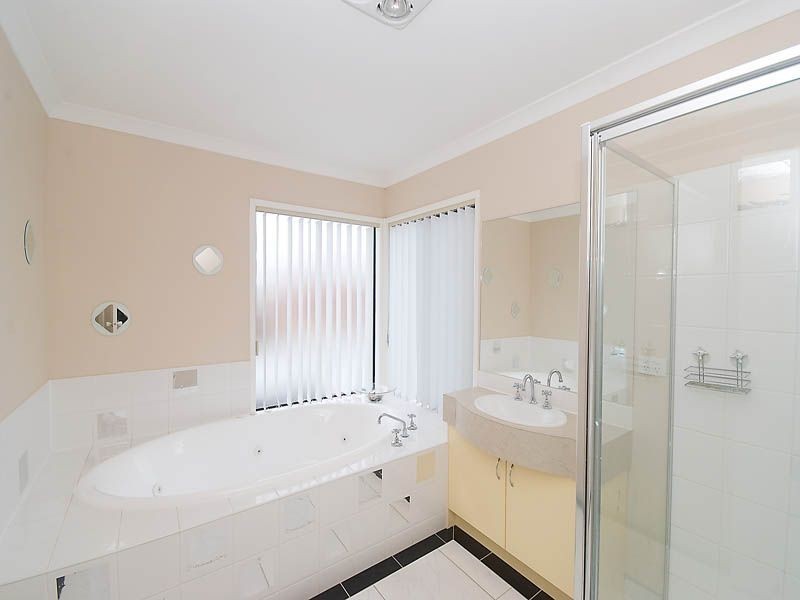 17 Sandpiper Street, Cairnlea VIC 3023