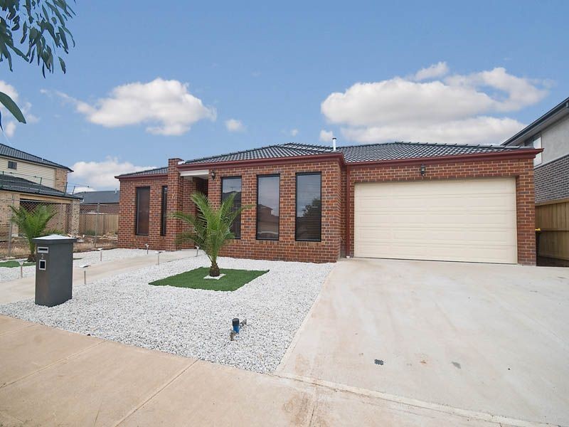 2 Hyde Close, Burnside VIC 3023