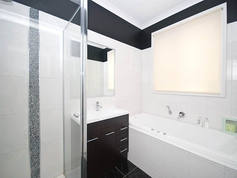 2 Hyde Close, Burnside VIC 3023