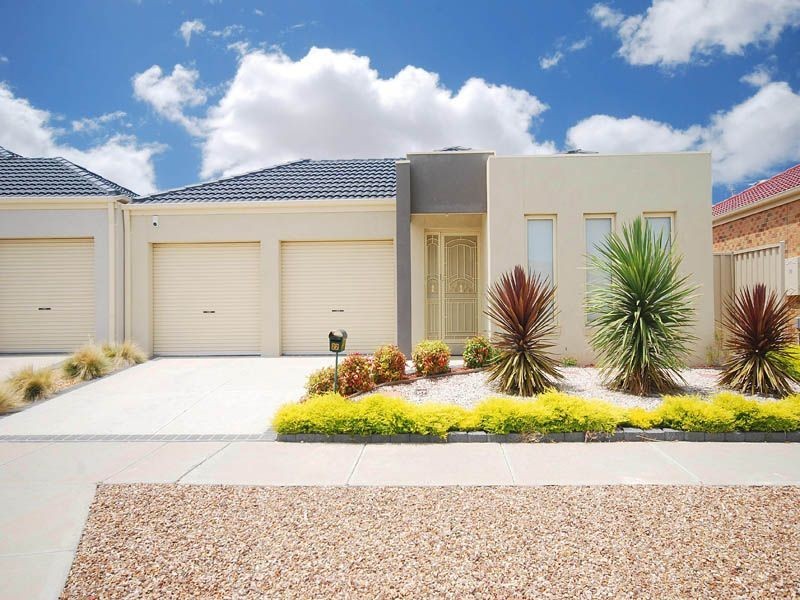 22 Breadalbane Avenue, Cairnlea VIC 3023
