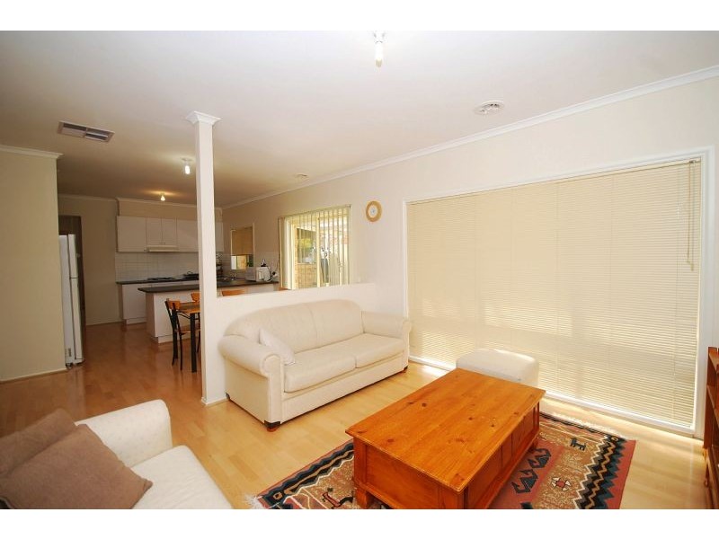 32 William Circuit, Caroline Springs VIC 3023