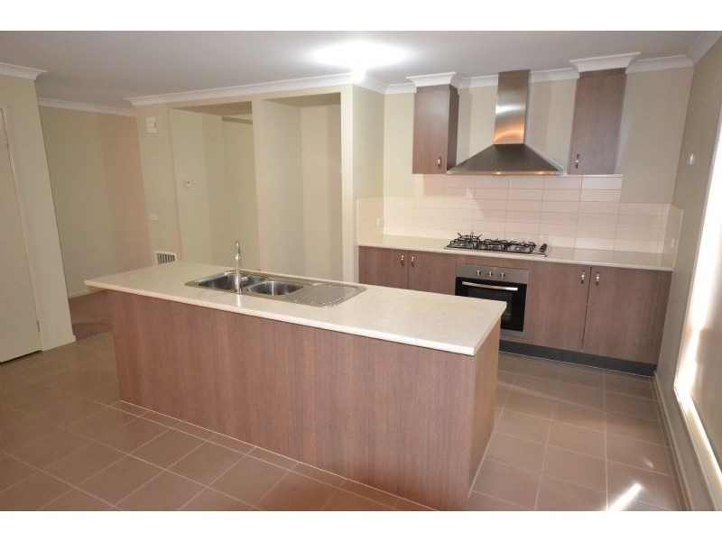 15 Abernethy Ave, Deer Park VIC 3023