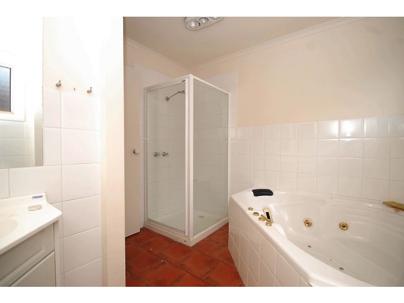 54  Robinsons Road, Deer Park VIC 3023