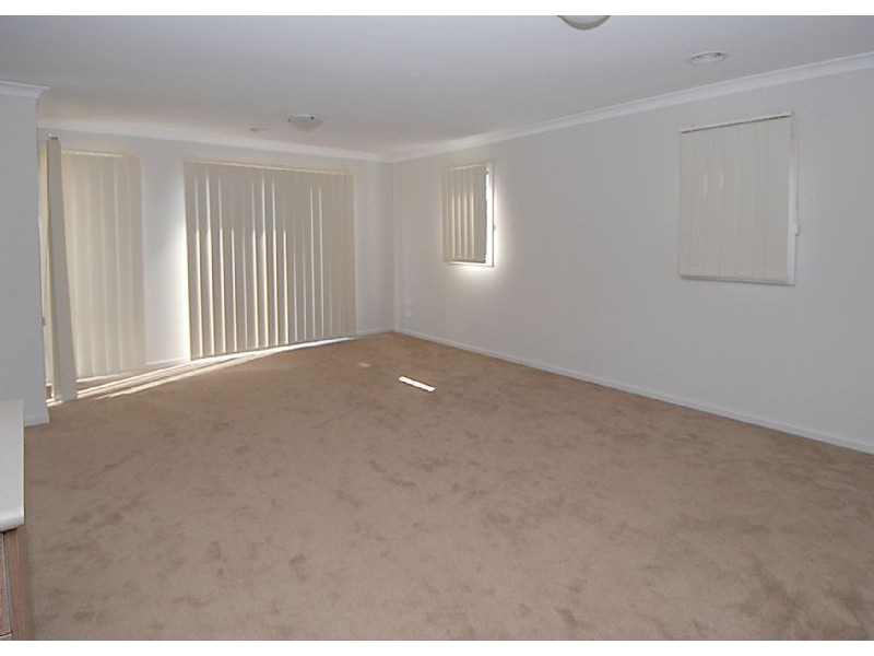 6 Burberry Lane, Deer Park VIC 3023