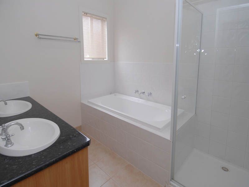 25 Abernethy Avenue, Deer Park VIC 3023