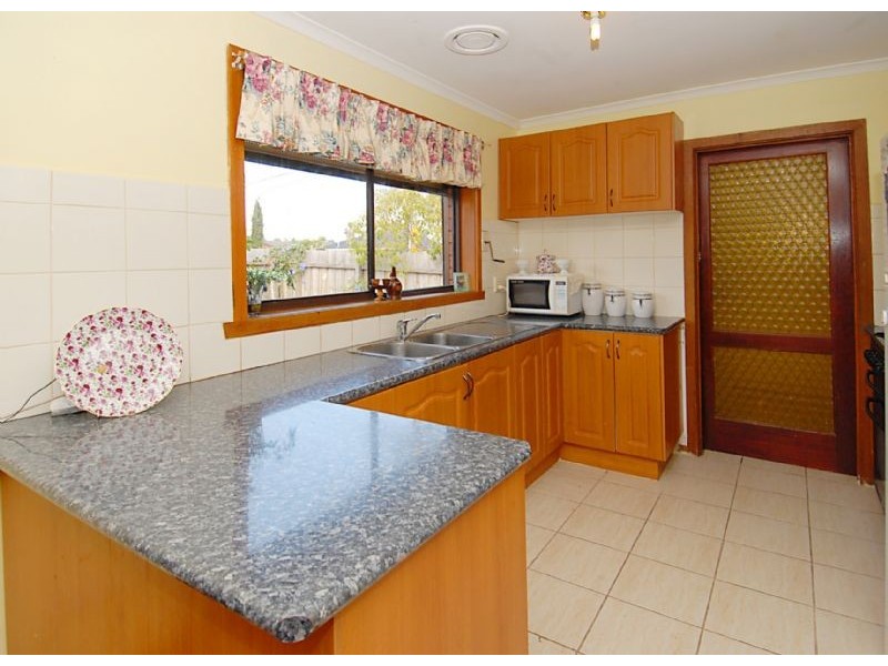 9 Aycliffe Drive, Deer Park VIC 3023