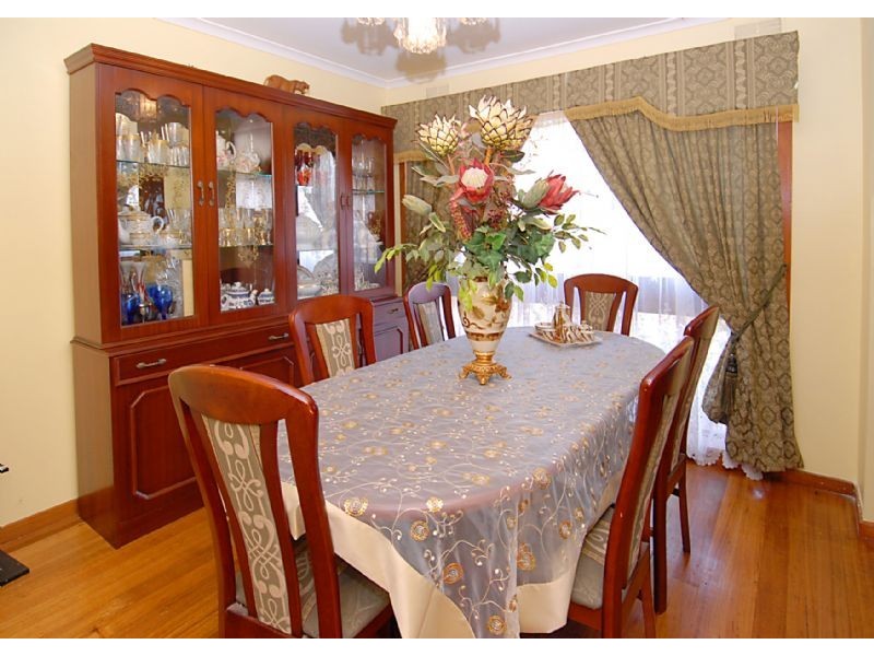 9 Aycliffe Drive, Deer Park VIC 3023