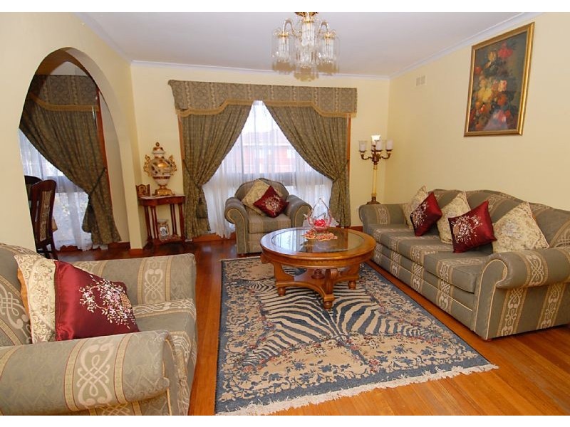 9 Aycliffe Drive, Deer Park VIC 3023