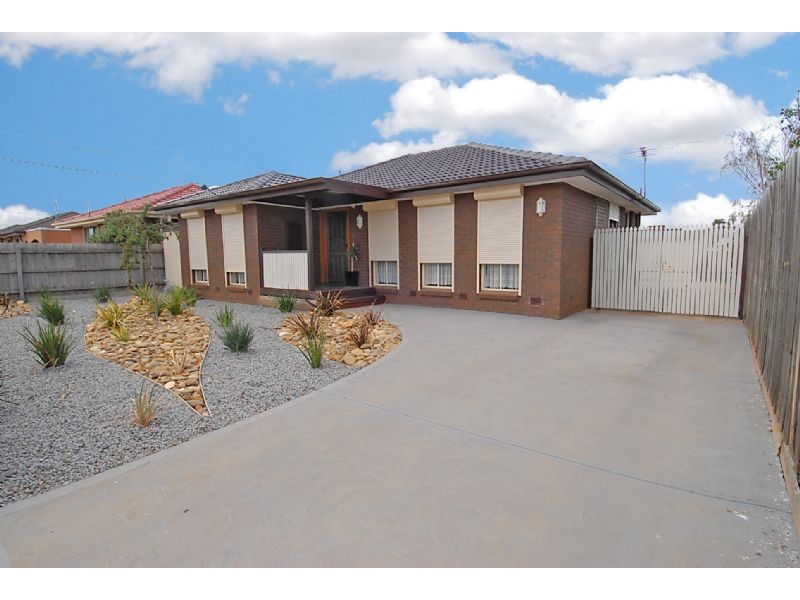 70  Chester Crescent, Deer Park VIC 3023