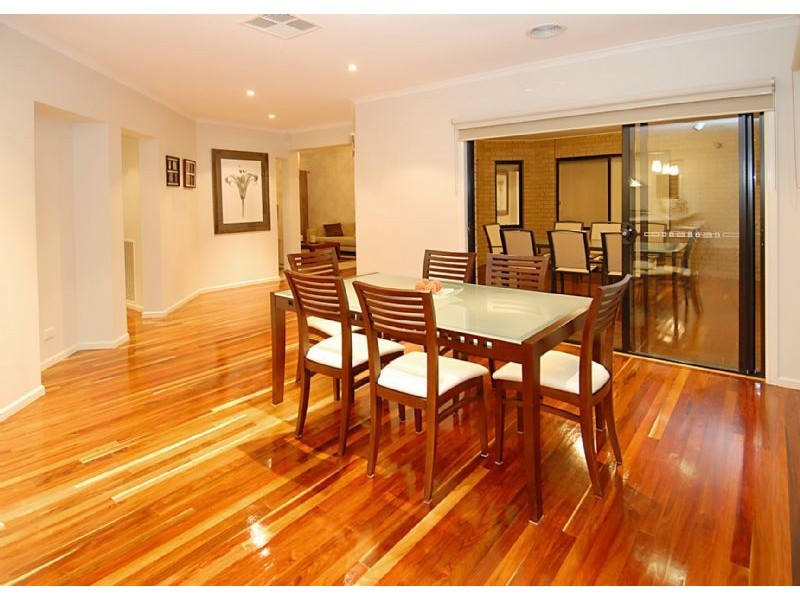 17 Kensington Circle, Derrimut VIC 3030