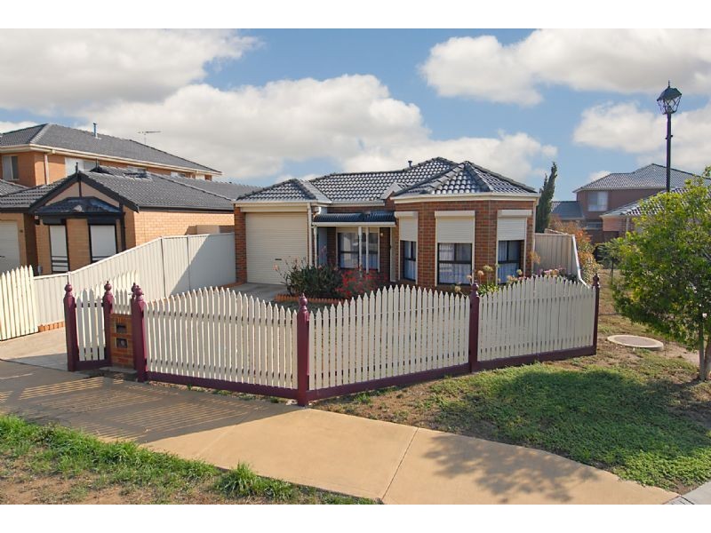 11  Ashby Lane, Caroline Springs VIC 3023