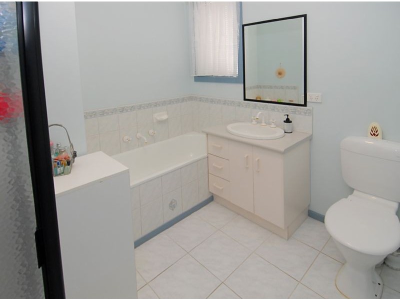 11  Ashby Lane, Caroline Springs VIC 3023