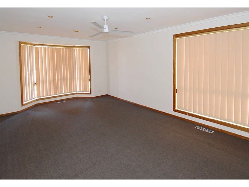 1 Abercairn Court, Deer Park VIC 3023