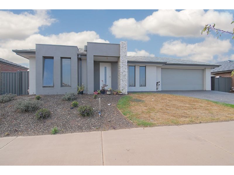 43 Foleys Road, Deer Park VIC 3023