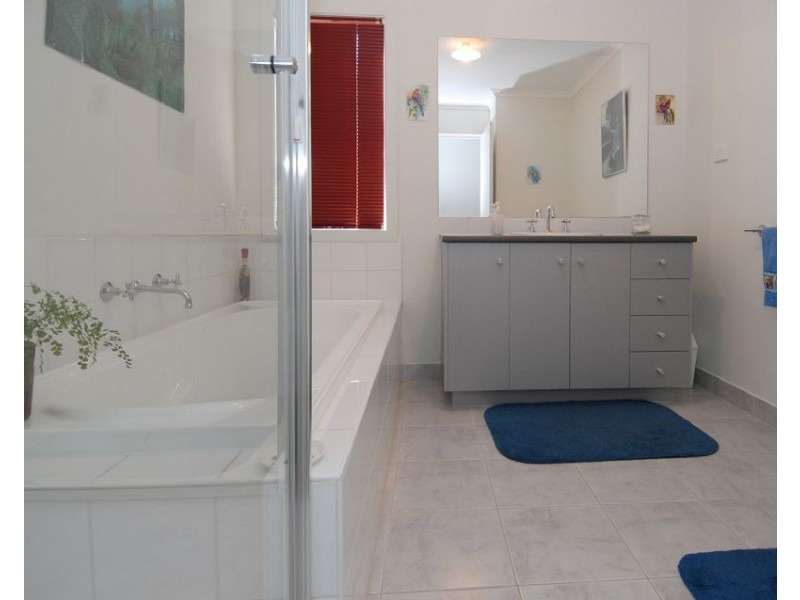 69 Hatchlands Drive, Deer Park VIC 3023