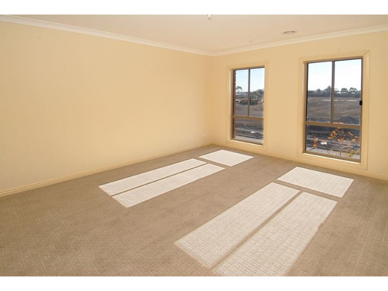 4 MacCloud Court, Deer Park VIC 3023