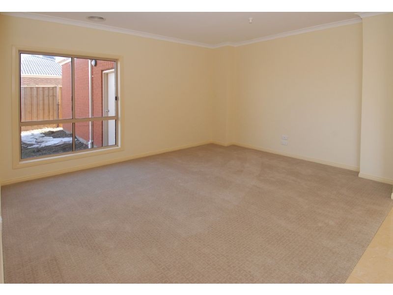 4 MacCloud Court, Deer Park VIC 3023