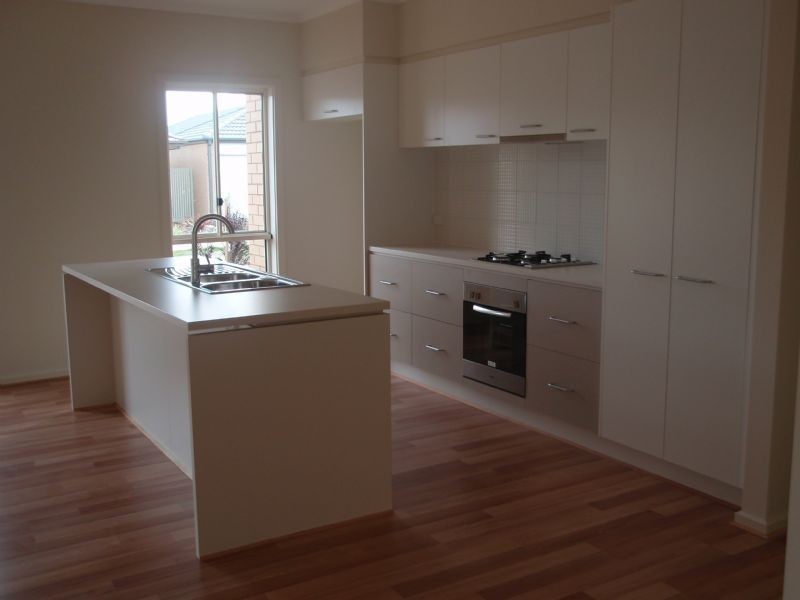 12 Lanark Place, Deer Park VIC 3023