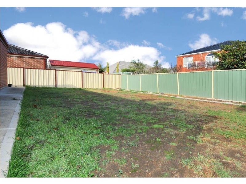 15 Hillcrest Drive, Hillside VIC 3037