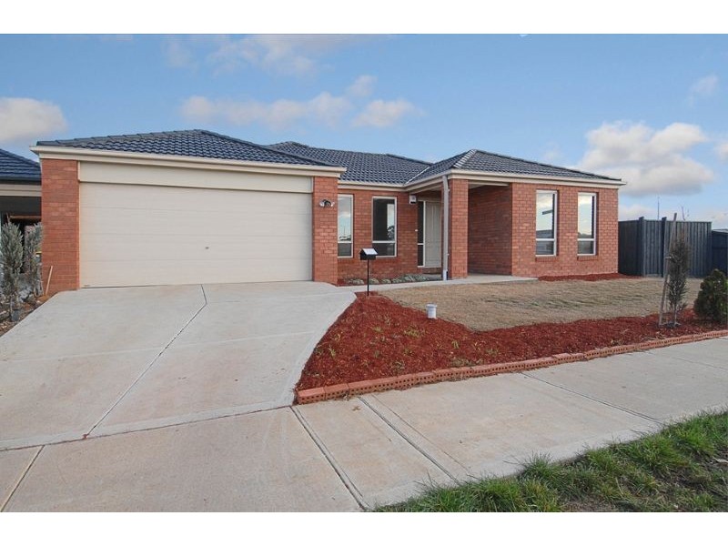 13 Roanoke Grove, Deer Park VIC 3023