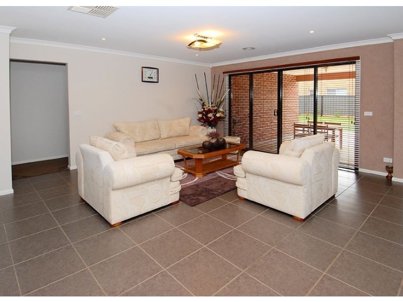 2 Menzies Promenade, Derrimut VIC 3030