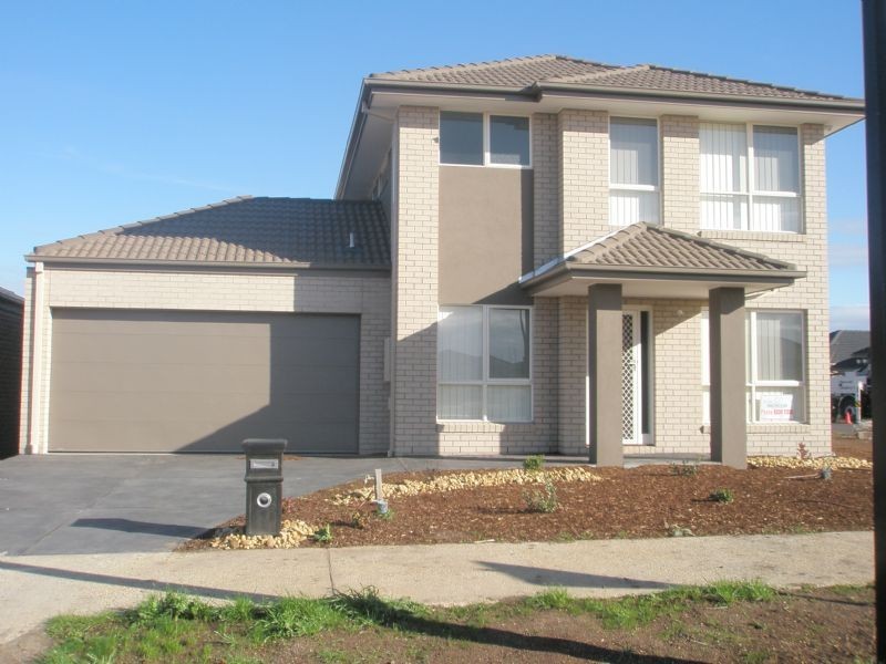 30 The Broadway, Caroline Springs VIC 3023