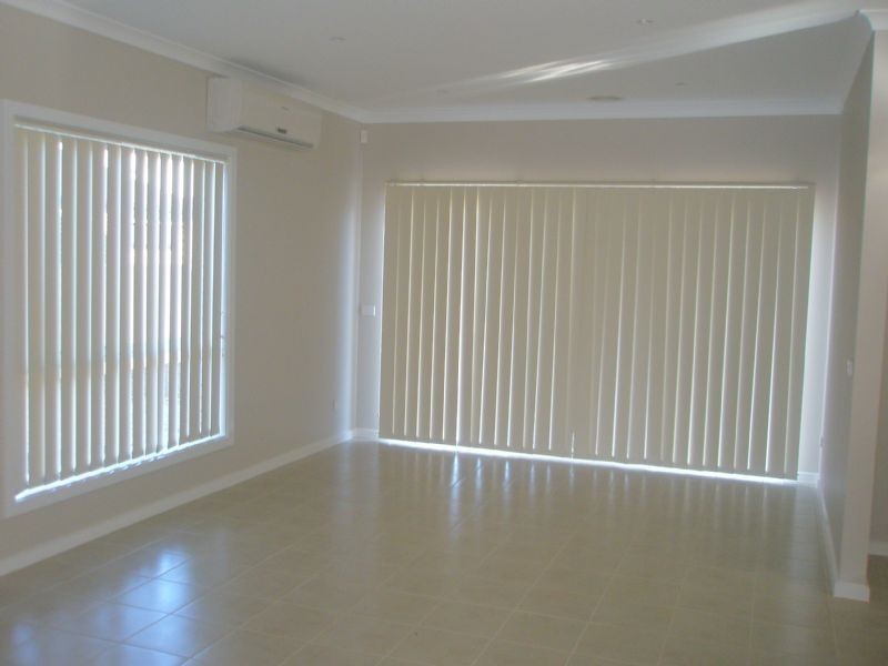 30 The Broadway, Caroline Springs VIC 3023