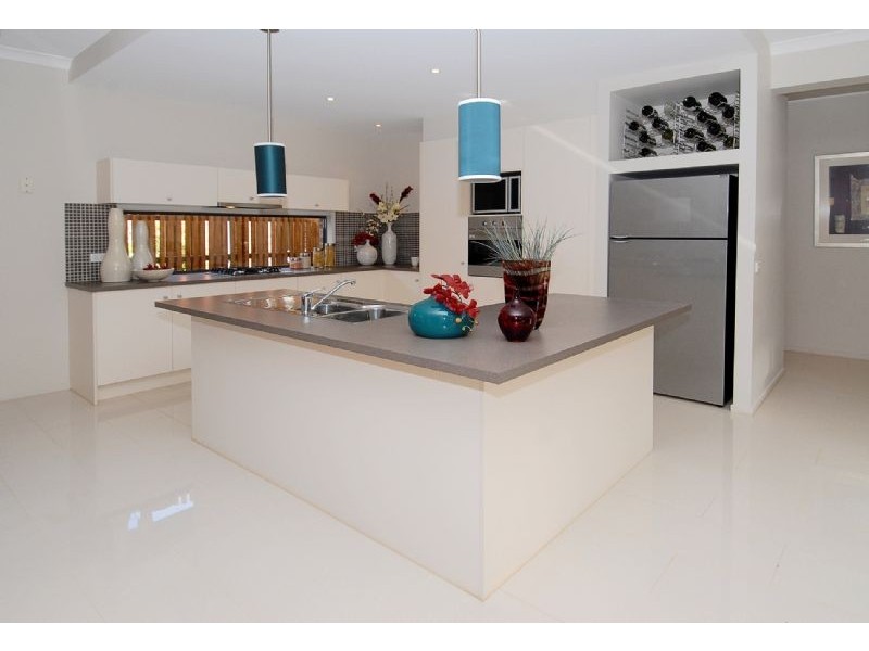 2 Emmetts Mews, Deer Park VIC 3023