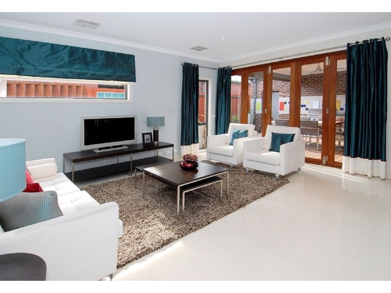 2 Emmetts Mews, Deer Park VIC 3023