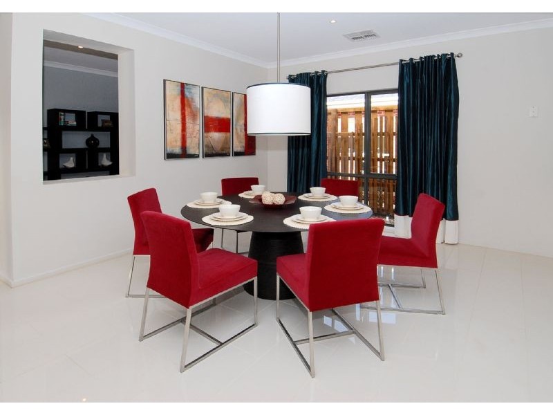 2 Emmetts Mews, Deer Park VIC 3023