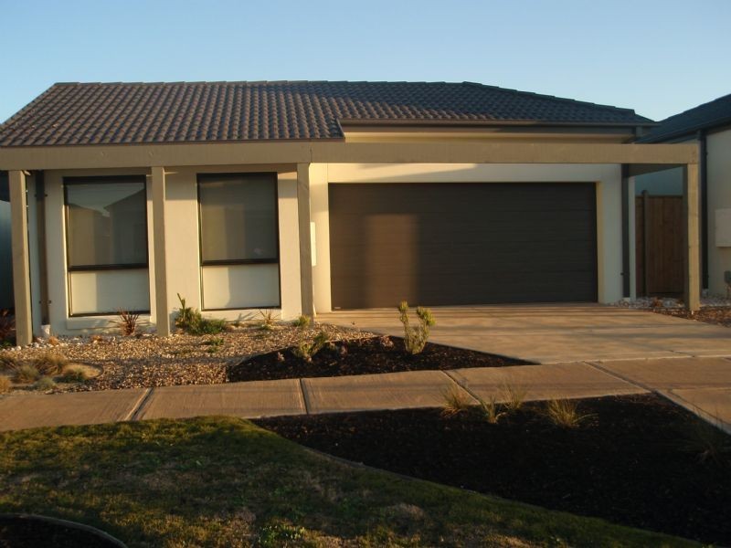 38 Belleville Close, Burnside VIC 3023