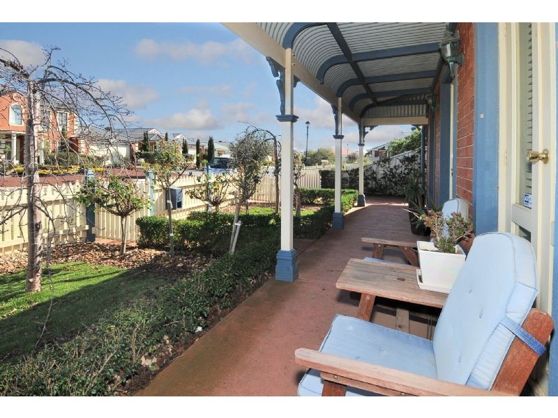 12 Netherton Place, Caroline Springs VIC 3023