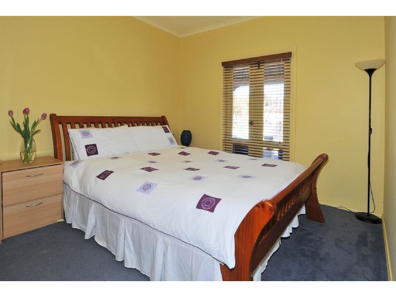 12 Netherton Place, Caroline Springs VIC 3023