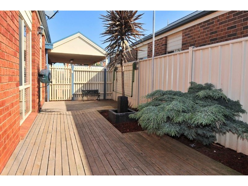 12 Netherton Place, Caroline Springs VIC 3023