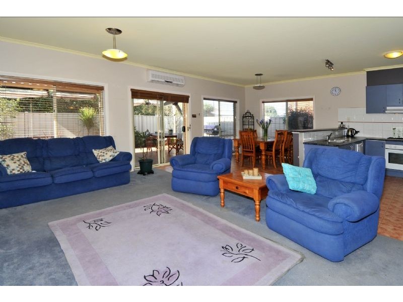 12 Netherton Place, Caroline Springs VIC 3023