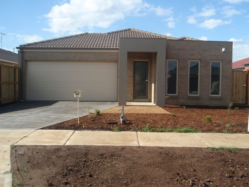 33 Eagle Way, Deer Park VIC 3023