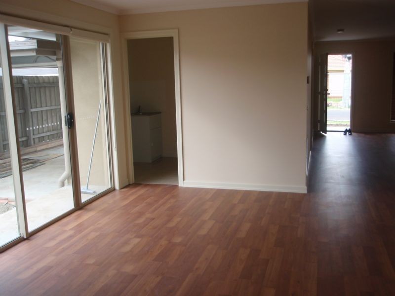 1/55 Doherty Street, Deer Park VIC 3023