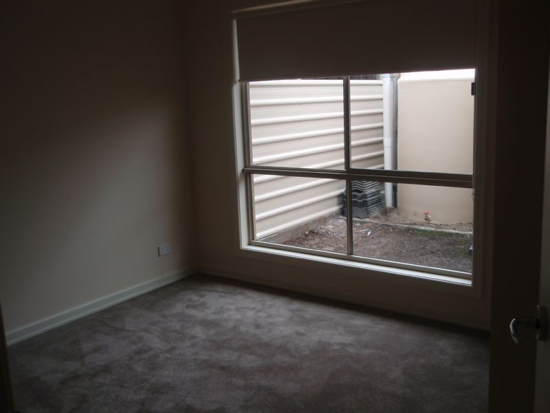 1/55 Doherty Street, Deer Park VIC 3023