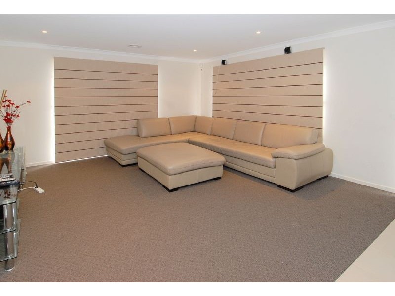 6 Katrine Place, Deer Park VIC 3023