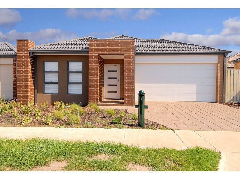 6 Lanark Place, Deer Park VIC 3023