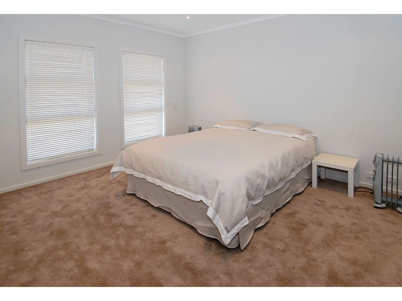 6 Lanark Place, Deer Park VIC 3023