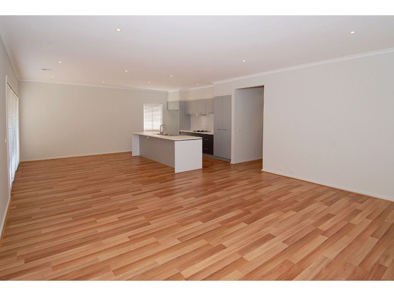 6 Lanark Place, Deer Park VIC 3023