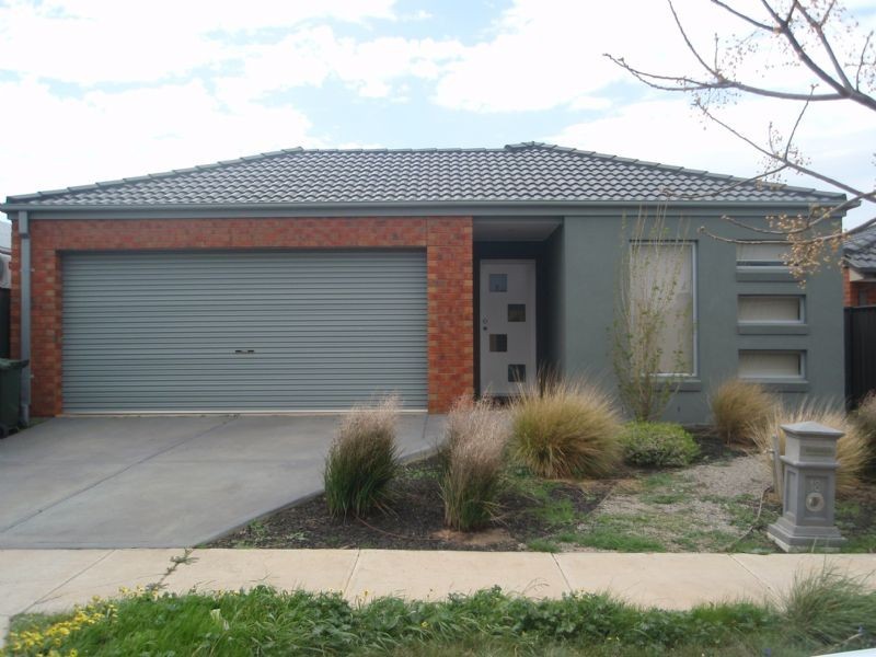 18 Dartmouth Chase, Derrimut VIC 3030