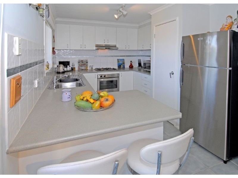 8/4 Landers Court, Caroline Springs VIC 3023